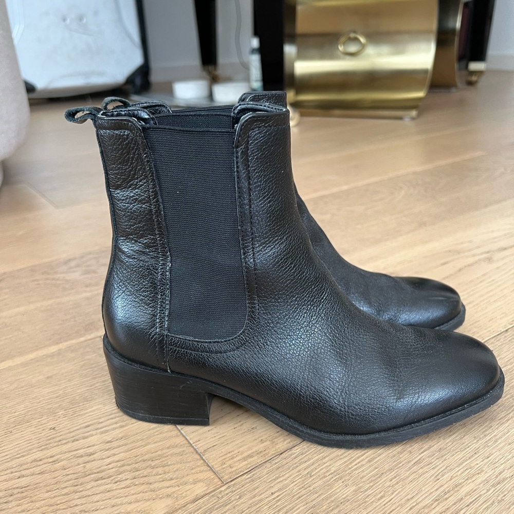 Kenneth Cole Salt Heeled Chelsea Boot